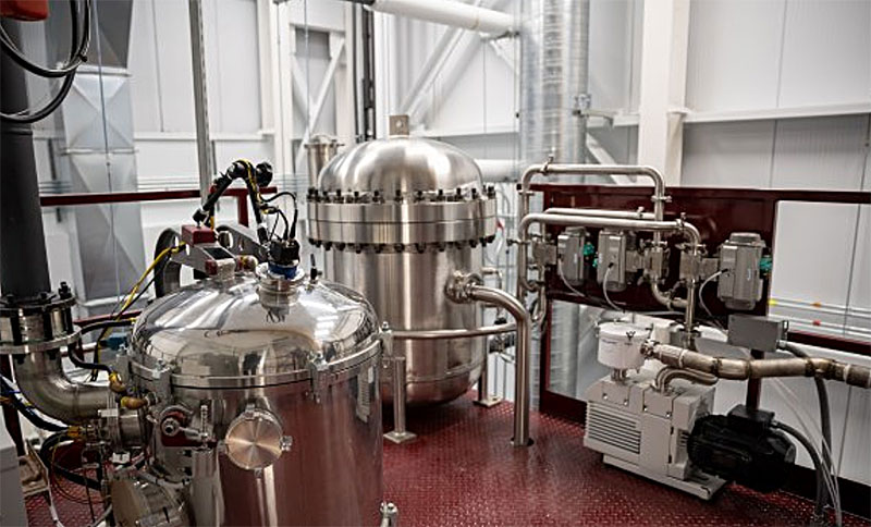 Arcast inert gas atomizer rated for aluminum powder